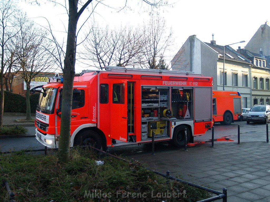 Brand in Kirche Koeln Muelheim Tiefenthalstr   P33.JPG